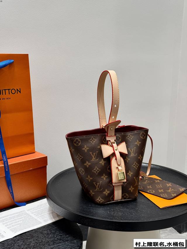 带盒子 上新 Lv村上隆2025联名款黑白三彩来啦 25Ss Allinbb水桶包搭配蝴蝶结 又可以搭配俏皮可爱下次想试试洒脱一点穿搭 彩色老花 五彩缤纷的少女