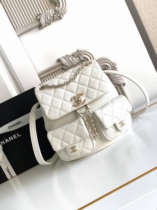 香奈儿Chanel 1:1对标专柜顶级 法国进口原厂Haas小牛皮 Chane1 24A春夏 超火爆荔枝皮Duma双背包 款号:As3860 尺寸:2 *12C 香奈儿Chanel 1:1对标专柜顶级 法国进口原厂Haas小牛皮 Chane1 24A春夏 超火爆荔枝皮Duma双背包 款号:As3860 尺寸:2 *12C