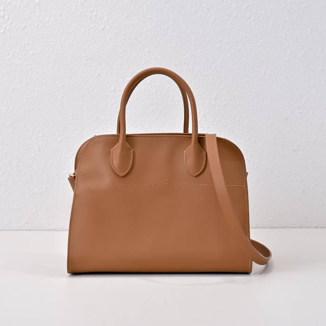 现货出 小众宝贝包之Margaux10系列 新款的手提包也太软糯了叭！似塌非塌的慵懒感太适配秋冬了 简直就是又酷又高级 时尚而不枯燥的简约设计 精选质感丰富细腻