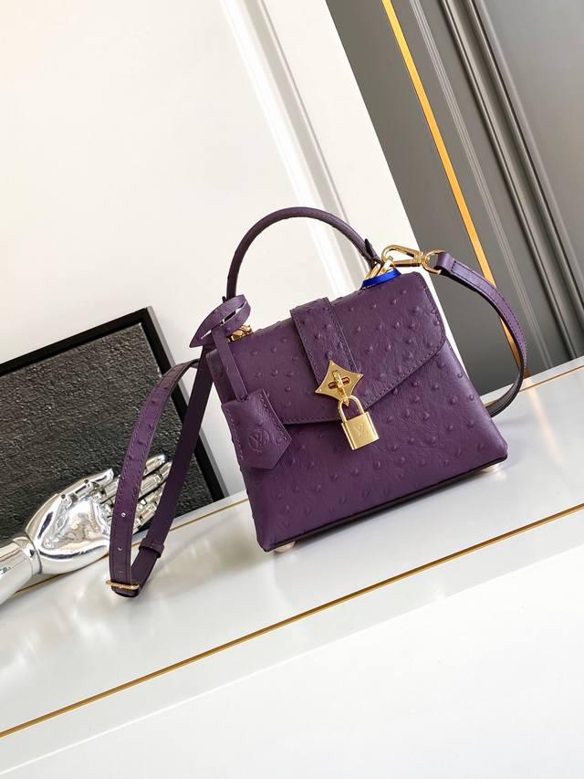 出厂价p 原厂皮 M87106 紫色 动态芯片版 皮料是意大利A级皮料是在于品质、五金、面料、手工、油边、A级出品 尺寸:19X15X9Cm