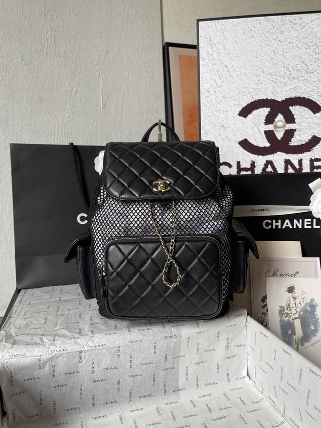 顶级货_ 法国高端定制品 Chane1 25S 镂空网纱双肩包As5492突破常规美学 √打破常规冲突美学拉满一眼就很夏天~背上不仅是携带物品、网纱＋羊皮＋浅金