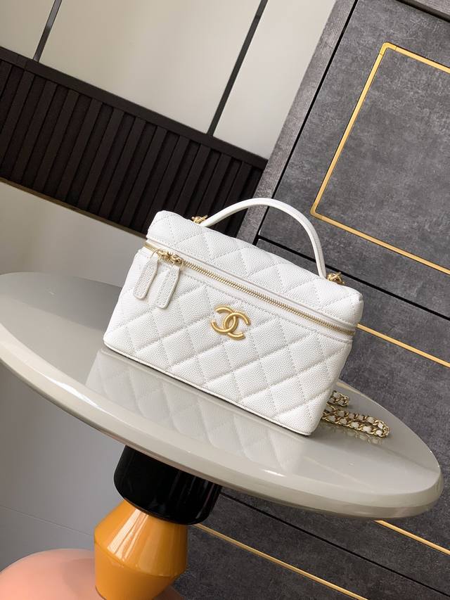 香奈儿Chanel 1：1对标专柜顶级 法国进口原厂Haas小牛皮 Ohanel25plp手柄链条手拿包拉丝大Logo Lp 尺寸：19.5×17×5 Cm p