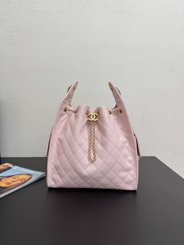 原厂皮 现货中号25C Hobo Bag本季爆款一眼心动的 可调节链 变身水桶包大小号适中 实用性强 则面两个小袋子适合出行 放手机护照很适合搭配 容量够大 上