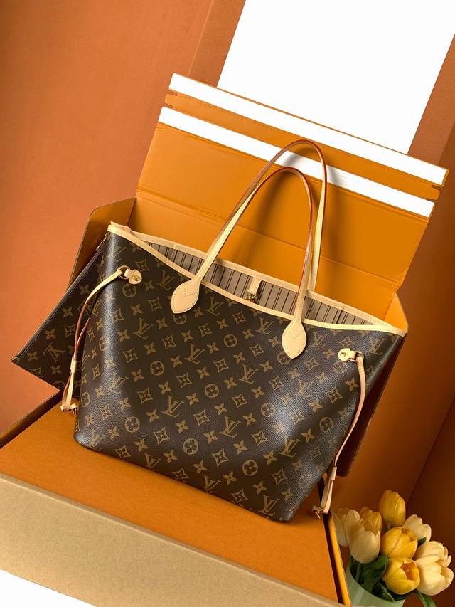 Neverfull 中号手袋 特级加强版 型号： M40995 皮料： 是意大利A级皮料 五金： 采用进口A级全钢五金 包装： 全套原厂Mb包装 尺寸：31.0