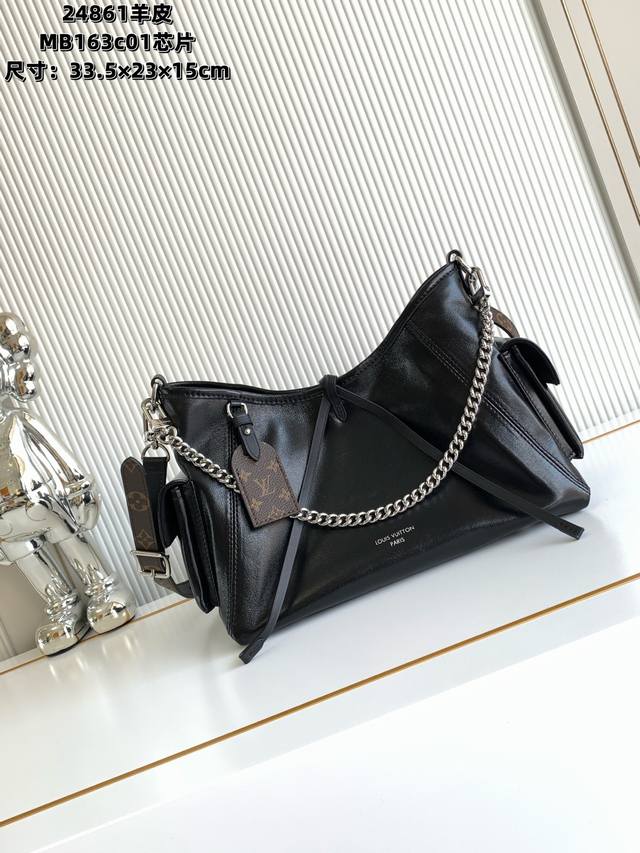 全钢五金 Mb163C01变码芯片 特级配全套包装 本款 M24861黑色 M12579灰色 芯片款 Carryall Cargo 小号手袋以柔软羊皮革呈现时尚