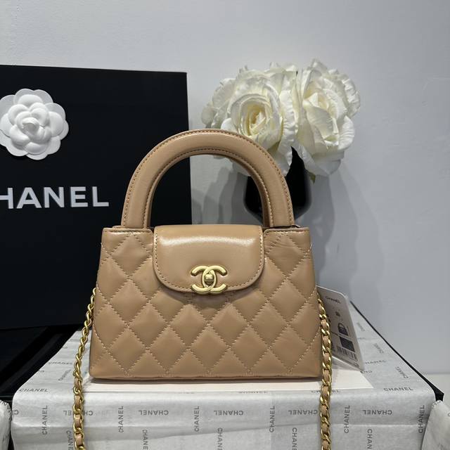 香奈儿Chanel 1:1对标专柜顶级 意大利进口Onda Verde原厂油蜡小牛皮 Chane1 24A Kelly手柄包 奶茶杏 款号:As4416 尺寸: 香奈儿Chanel 1:1对标专柜顶级 意大利进口Onda Verde原厂油蜡小牛皮 Chane1 24A Kelly手柄包 奶茶杏 款号:As4416 尺寸: