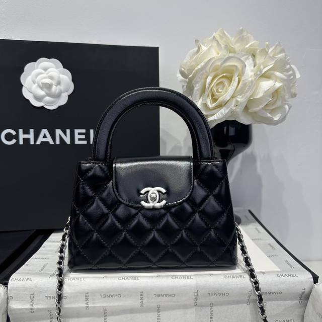 香奈儿Chanel 1:1对标专柜顶级 意大利进口Onda Verde原厂油蜡小牛皮 Chane1 24A Kelly手柄包 黑银 款号:As4416 尺寸:1 香奈儿Chanel 1:1对标专柜顶级 意大利进口Onda Verde原厂油蜡小牛皮 Chane1 24A Kelly手柄包 黑银 款号:As4416 尺寸:1