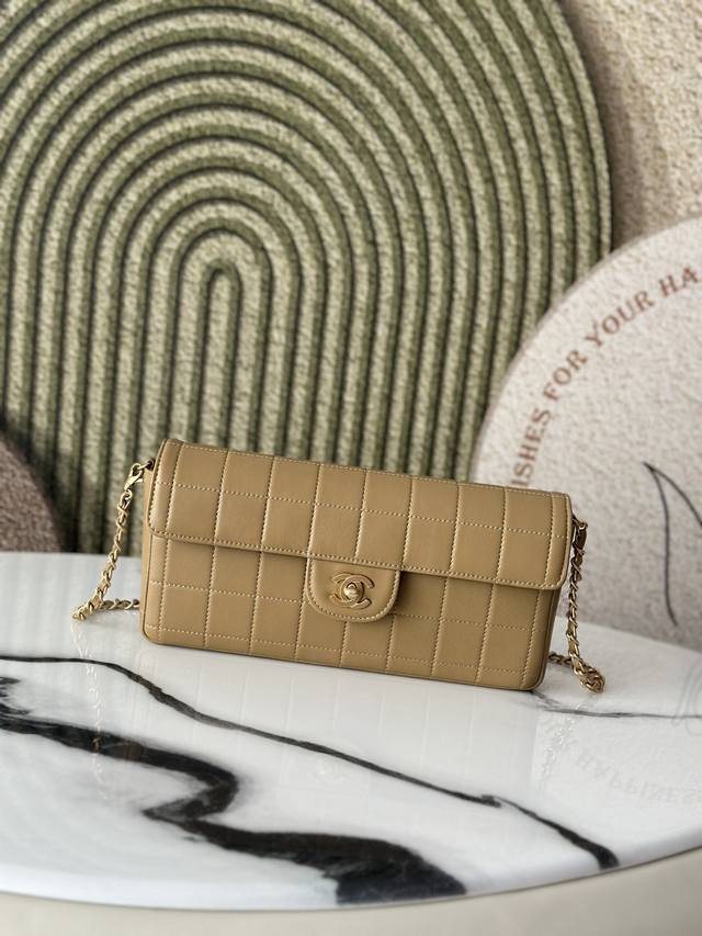 原厂皮 正版开发！中古冰格羊皮腋下包 中古款的温柔、冰格柔和女美Vintage 这一款不多介绍啦 展现女性温暖力量的一只Chanel温柔的奶茶色经典冰格Size