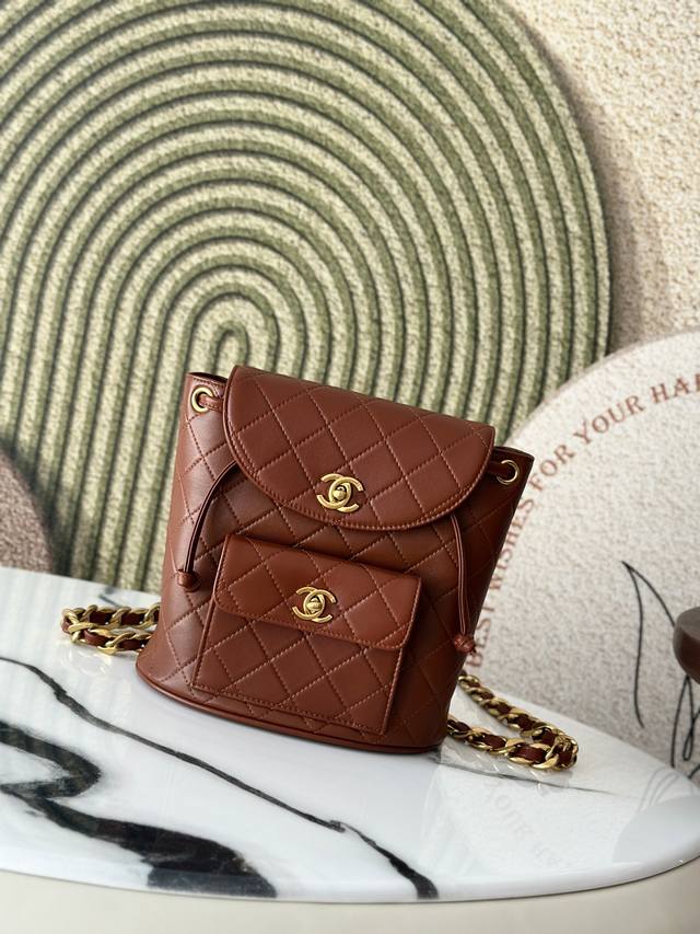 原厂皮 A 大号现货 Chanevintage双肩包 毫不夸张的说 这是一款可以传宗接代的Vintage背包！经典双C Logo、菱格纹 搭配金色金属 皮链肩带