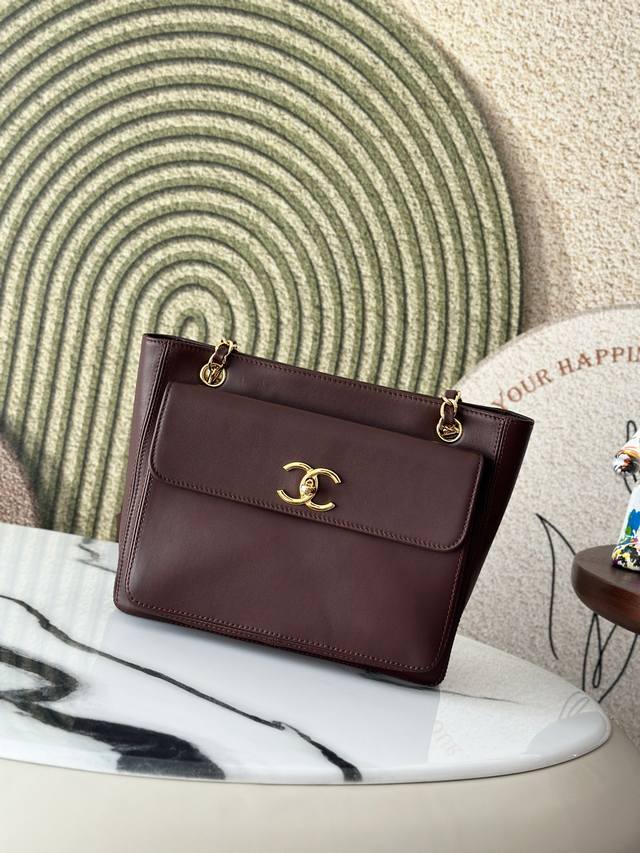 原厂皮 A2214棕色Chanevintage购物袋 球纹金扣的搭配 Vintage情怀在这个包上洒了一地！牛皮材质经久耐用 辨识度极高的大双C Logo大容量