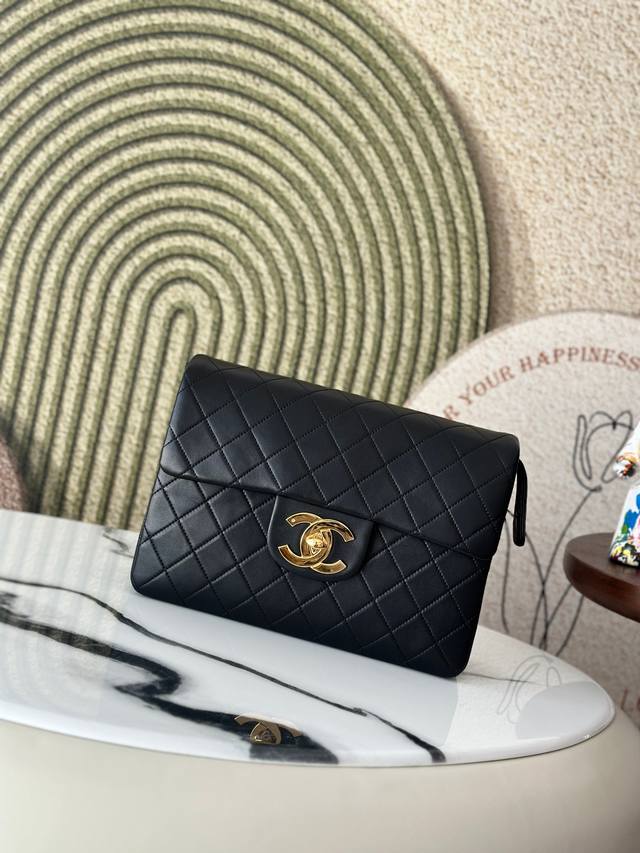 原厂皮 现货 Chanel Vintage 中古贝嫂款双肩背包 绝版款 羊皮 黑色Chanel Jumbo贝嫂背包A2219非常特别 加上大双C Logo 帅气