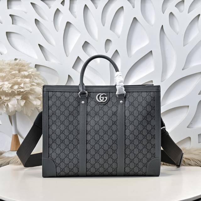 gucci-古奇最新款男士手提包采用进口小牛皮 皮质柔软 手感超赞 做工精致 高贵五金 细节完美 时尚休闲百搭 质量与质感都能衬托出你独特的品味尺寸：40.32