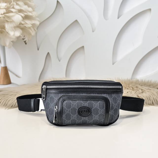 gucci-古奇最新款男士腰包 胸包采用进口小牛皮 皮质柔软 手感超赞 做工精致 高贵五金 细节完美 时尚休闲百搭 质量与质感都能衬托出你独特的品味尺寸：22.