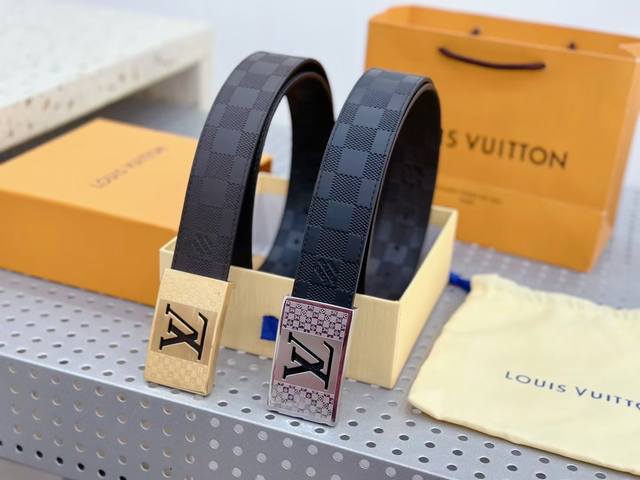 路易威登Louis Vuitton 法国 专柜品质 官网同步 宽度3.8Cm 精美钢扣头 原版意大利双面进口小牛皮原版花纹 双面可用 黑色 咖啡 双色 手感极佳