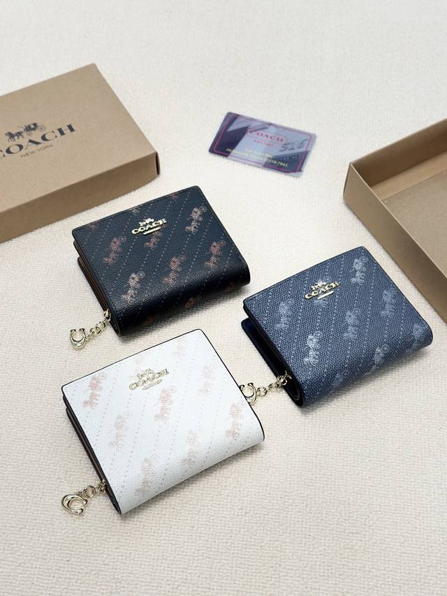 颜色 黑 白 蓝尺寸 11X10蔻驰专柜爆款原版牛皮多功能短款钱包卡包精美设计手感一流美妞必备实物超级美