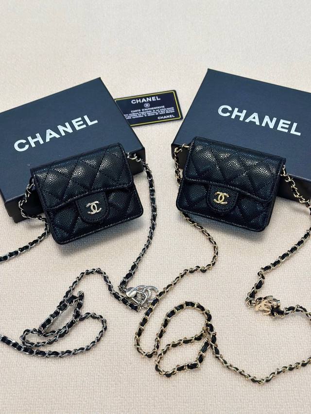 颜色 黑金 黑银尺寸 11X10Chanel香奈儿鱼子酱小背包 时尚又大方