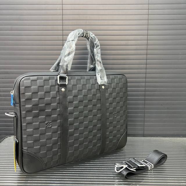 Louisvuitton 路易威登 男士牛皮公文包 电脑包 斜挎手提包 采用精湛镶嵌细工，经典百搭 实物拍摄 原厂原版面料 高端品质 配送防尘袋 38 X 27