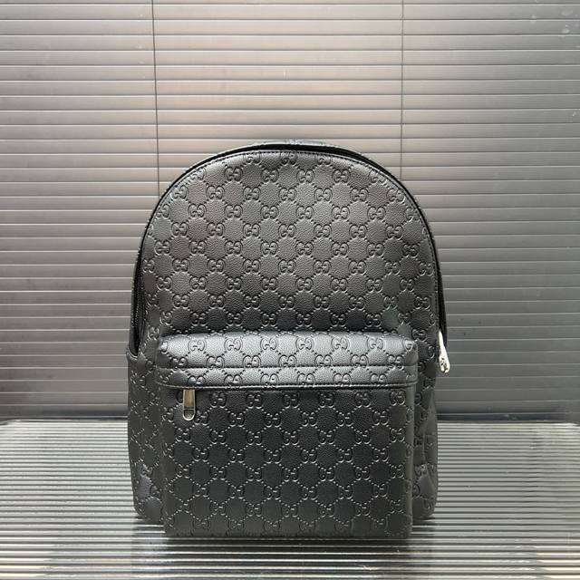 Gucci 古奇 Gg压花双肩包 男女通用背包 经典复刻设计 实物拍摄 原厂原版面料 配送防尘布袋 41 X 33 Cm。