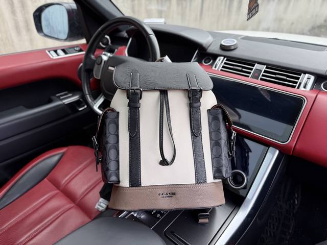 高端货 新款 “ Coach ”蔻驰双肩包 Coach蔻驰升级版双肩包 Coach蔻驰 Hudson 30 拼色设计可调节肩带 精致鹅卵石皮革拼Signatur