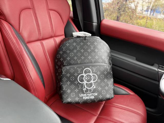 高端货 新款 “Louis Vuitton”Lv双肩包 M43675 Discovery 路易威登 双肩包 Discovery 双肩包属于 Gaston Lab