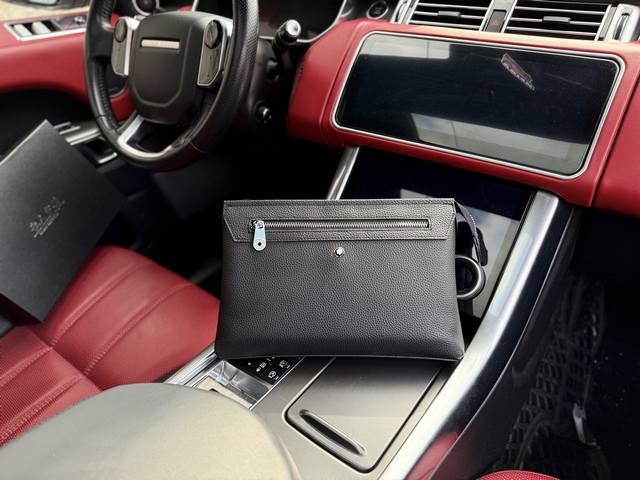 高端货 新款 “Montblanc”万宝龙手拿包 万宝龙头层牛皮手抓包 商务风 软皮手挽包 头层牛皮高清五金Logo标志、专用内里。顺滑拉链、油边平滑、做工精致