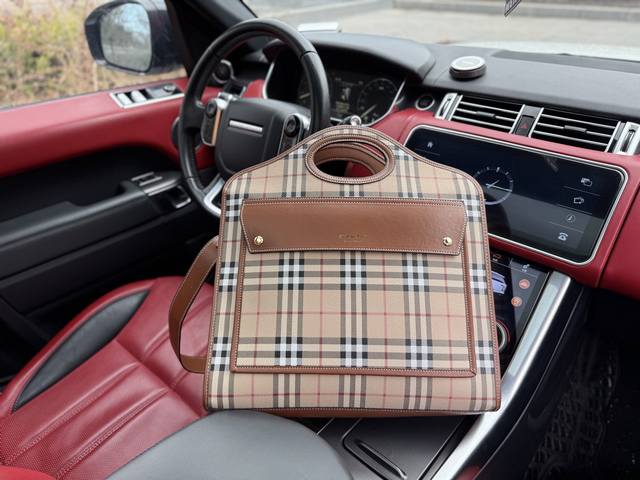 高端货新款 “ Burberry ”巴宝莉单肩包 博百利手提包斜挎差包 Burberry博柏利 paddy 可调式斜背带拉链开合格纹 人造革拼棉 单肩斜挎包 男