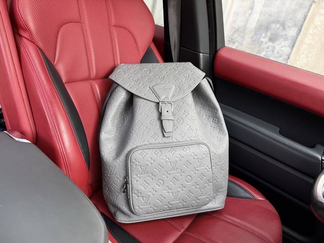 高端货 新款 “ Louis Vuitton ”Lv双肩包 路易威登双肩包 M23127 Louis Vuitton Montsouris 压印Logo图案抽绳