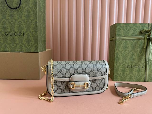 原厂皮配 Cdfmall三亚免税店手提袋 Gucci Horsebit 1955系列肩背包，Gucci Horsebit 1955系列从典藏设计中撷取灵感，匠心