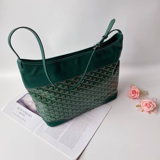 Goyard Hobo BohèMe 流浪包腋下包，灵感来自波西米亚流浪的生活哲学，两大王牌Saint Louis Artois系列托特包的综合体，内置子母袋，