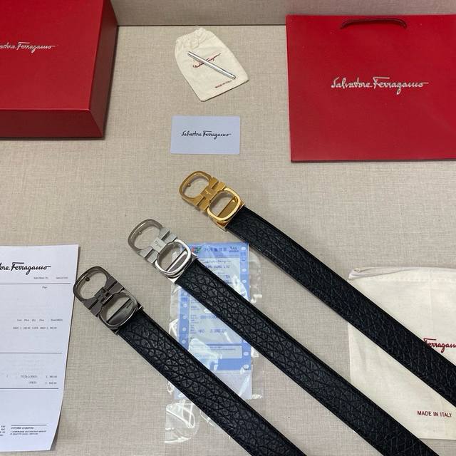 品牌：菲拉格慕Ferragamo 等级：原版品质.头层牛皮 专柜售经典爆款开模。油边精致 电脑车线 手感柔软.实物拍摄无修饰 上身效果超好、长度可裁剪.配专柜全