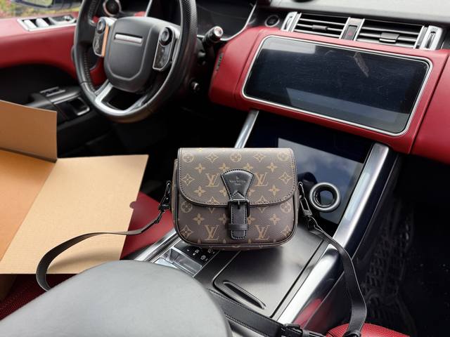 芯片版高端货 新款 “ Louis Vuitton ”Lv单肩包 路易威登单肩包 M47060 Louis Vuitton Messengermontsouri