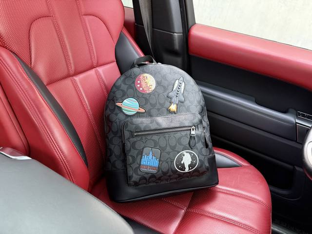 高端货 新款 “ Coach ”蔻驰双肩包Coach蔻驰星球双肩包 Coach蔻驰 West 35 经典老花太空贴饰 帆布拼小牛皮 背包双肩包 大号 男款 黑色