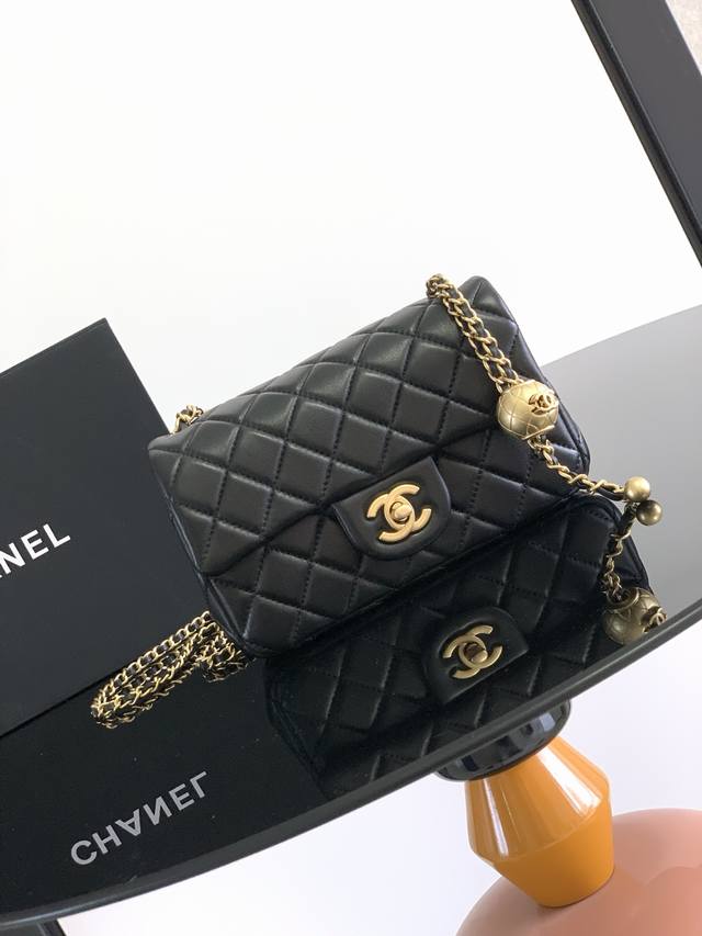 Chanelas1787 爆款金属Cf Mini 口盖包 全球 链条上多了个 小金球 画龙点睛 锦上添花 不仅复古美观 还可调节链条长度 可以做腰包 也可以单肩