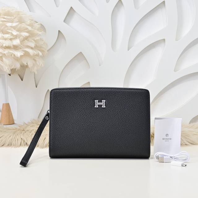 hermes-爱马仕最新款男士手包采用顶级小牛皮 高贵五金拉链头 皮质柔软 手感超赞 做工精细 休闲实用 版型非常舒适 高品质尺寸：26.16.4Cm