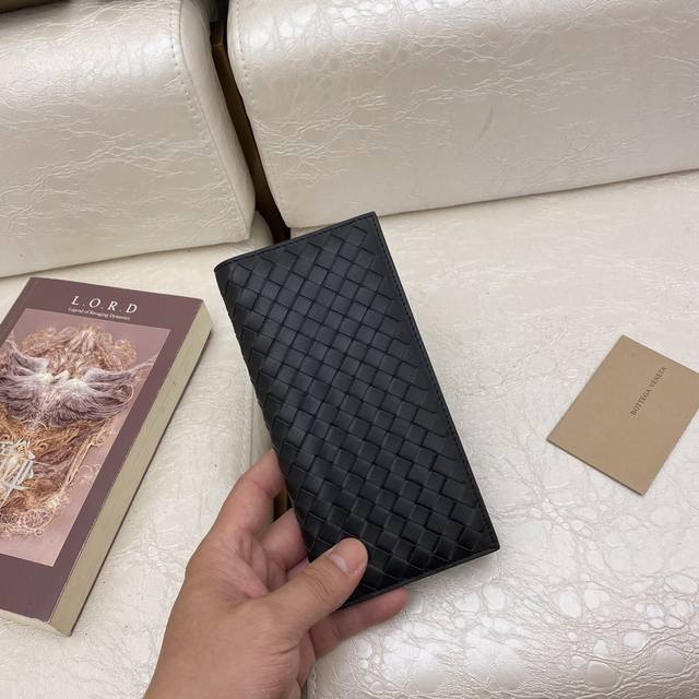 原单 型号 5805C 高端西装夹 尺寸 18.5-9-1.5Cm 颜色 黑色 高端品质 经典 材质 代购经典顶级牛皮经典与时尚独特的品质时尚的设计复杂的手工编