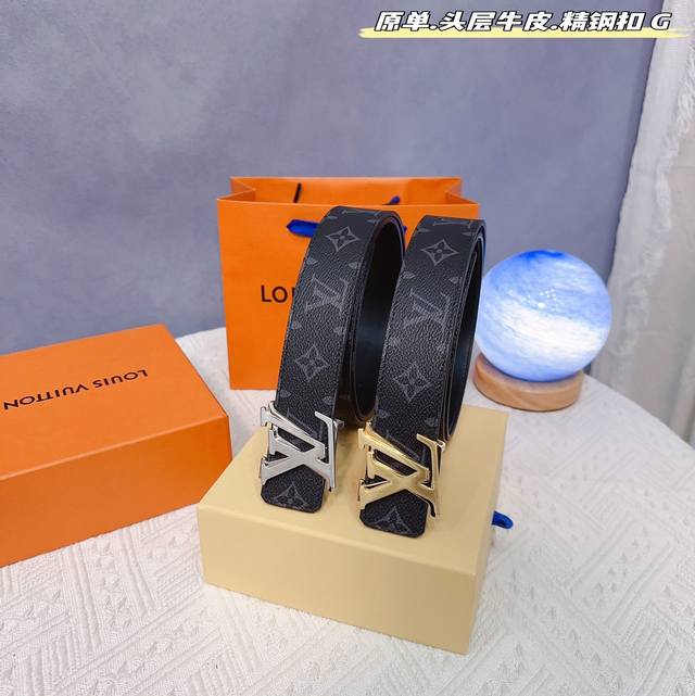 路易L驴家 寬度4.0Cm 為原廠头层牛皮 風格效果 底為柔軟的黑色头层牛皮 經典字母精钢扣头效果 手感極佳 从买原版到开发历经数月打造而出 选料 做工细节 媲 路易L驴家 寬度4.0Cm 為原廠头层牛皮 風格效果 底為柔軟的黑色头层牛皮 經典字母精钢扣头效果 手感極佳 从买原版到开发历经数月打造而出 选料 做工细节 媲