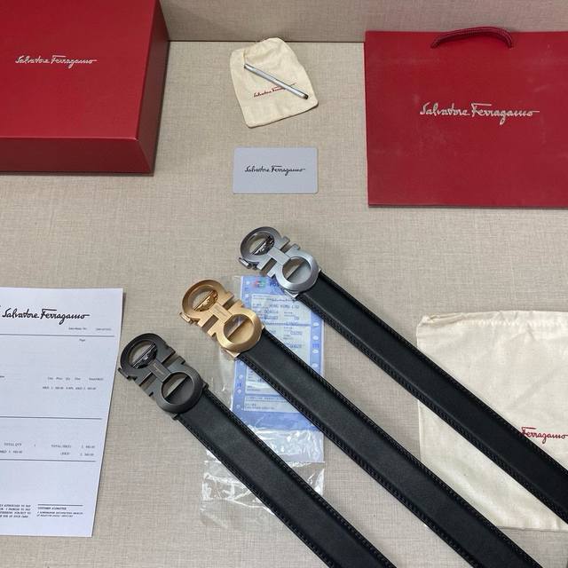 品牌：菲拉格慕Ferragamo 等级：原版品质.头层牛皮 专柜售经典爆款开模。油边精致 电脑车线 手感柔软.实物拍摄无修饰 上身效果超好、长度可裁剪.配专柜全