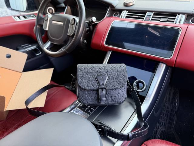 芯片版高端货 新款 “ Louis Vuitton ”Lv单肩包 路易威登牛皮压花单肩包 M47060 Louis Vuitton Messengermonts