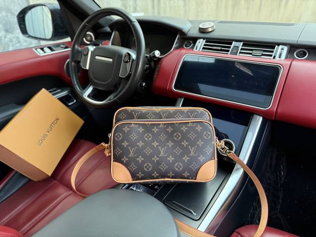 高端货 新款 “Louis Vuitton”Lv单肩包 路易威登邮差包 M45244 Louis Vuitton Monogram Nile 经典老花可拆可调节