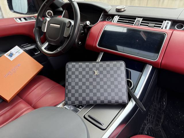 高端货 新款 “ Louis Vuitton ”Lv手拿包 路易威登男士手拿包 经典老花满印压纹长款拉链开合 牛皮 手拿包 钱夹钱包 男款杏色 高清五金Logo