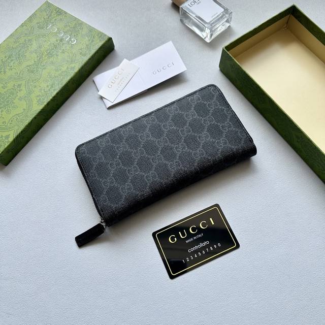 颜色 黑尺寸 21X11古奇新款手包原版头层牛皮，一流手感媲美专柜正品，看细节多卡位大容量，现货供应