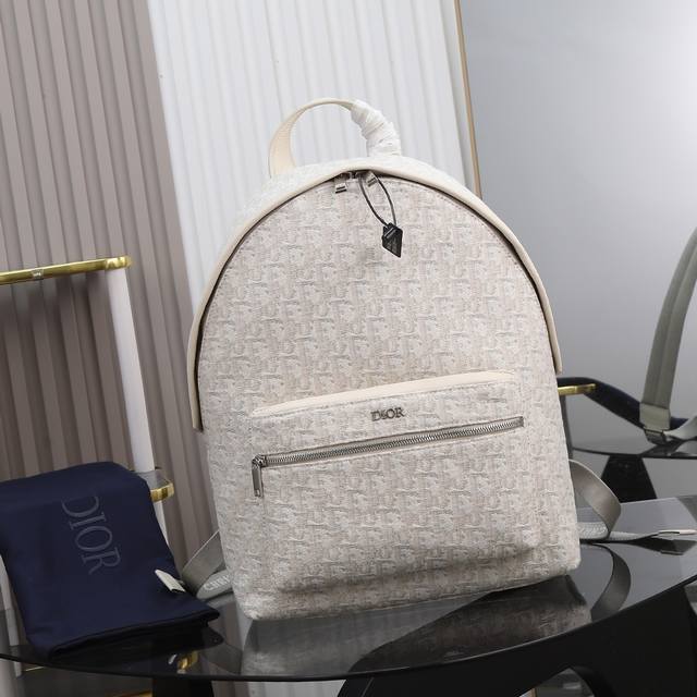 市场最高版本,欢迎对比 点击长按翻译 Rider Dior Oblique Dior Oblique Rider . , . 15 , . , , . Dior 市场最高版本,欢迎对比 点击长按翻译 Rider Dior Oblique Dior Oblique Rider . , . 15 , . , , . Dior