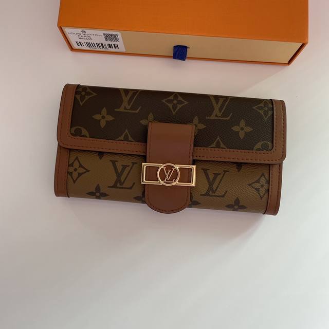 工厂p价 顶级原单 M46645 本款 Sarah Dauphine 钱夹糅合 Monogram 和 Monogram Reverse 帆布，点缀牛皮革饰边和复