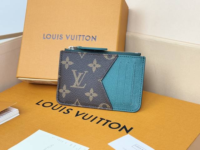 工厂p价 顶级原单 M12382绿色 M12386 M12384 M12382 M12385 12383颜色如图所示 “彩色狂热”系列的新作，与本季相称的生动更