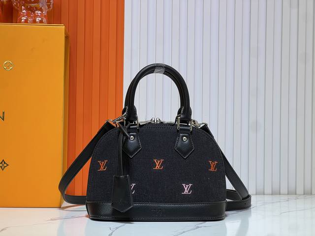 黑色丹宁牛仔 M13104,M53152，M13670，路易威登标志性手袋中设计结构最为挺括的一，款。其原型是由加斯顿 威登设计并以Alma Bridge 为其