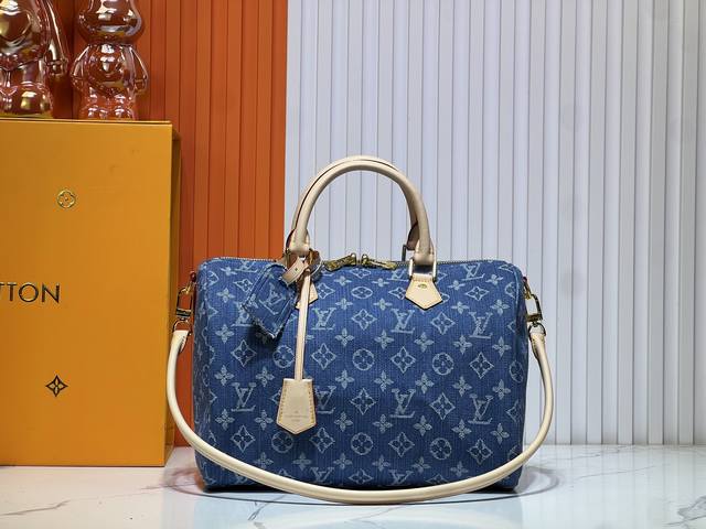 灰色牛仔 蓝色牛仔 M13344 M40391 丹宁牛仔 Louis Vuitton在 Takashi Murakami 首次合作，推出了经典的“彩色Monog