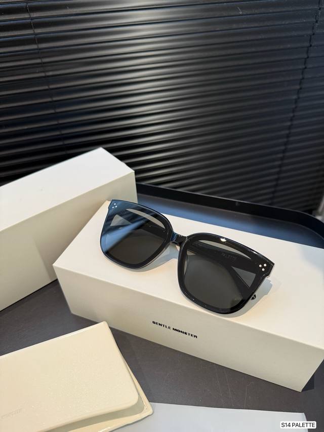 配全套包装 Gentle Monster-墨镜 太阳镜 真的很百搭显白 不愧是众多明星同款墨镜天花板真的太好看太香啦 货号palette