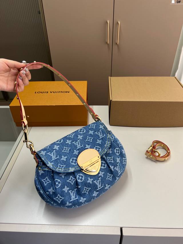 芯片版本 Lv 牛仔腋下包 百搭经典 精致的一只 通勤日常皆可的百搭神器 Df尺寸27×17折叠盒飞机盒