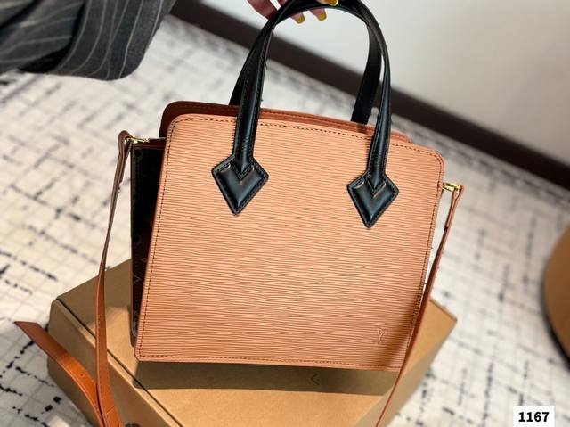 Lv Varenne 手提包，水波纹拼接经典老花，办公通勤之良选 天选喜欢百搭又经典的款式，手感也不错 尺寸25 21