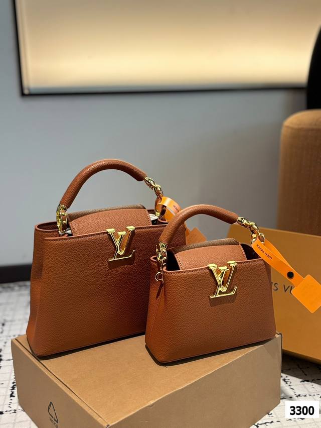 大号 小号 Lvcapucines 贵妇包 超繁琐制作工序,女王范儿必备,经典大Logo设计,结合Monogram经典小花元素简洁大气,尺寸合理、容量Ok,可手 大号 小号 Lvcapucines 贵妇包 超繁琐制作工序,女王范儿必备,经典大Logo设计,结合Monogram经典小花元素简洁大气,尺寸合理、容量Ok,可手